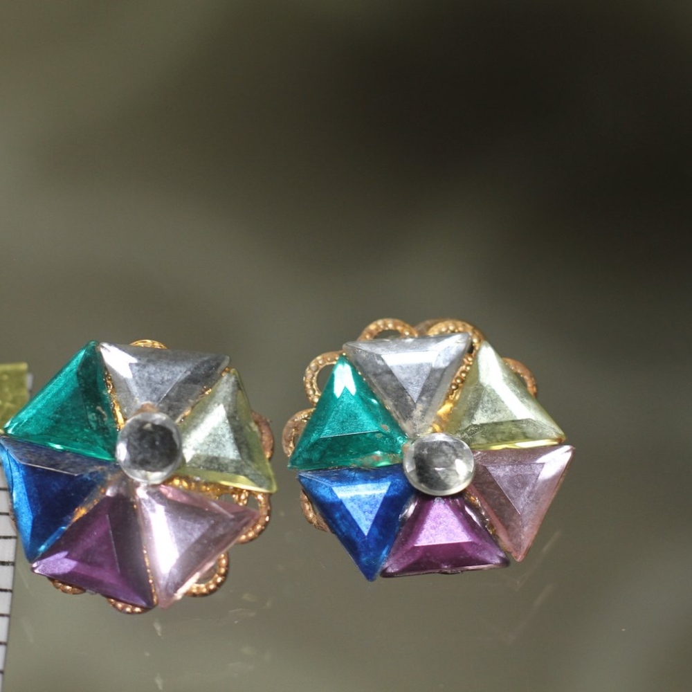 Multi Color Earring - Picture 3 of 6